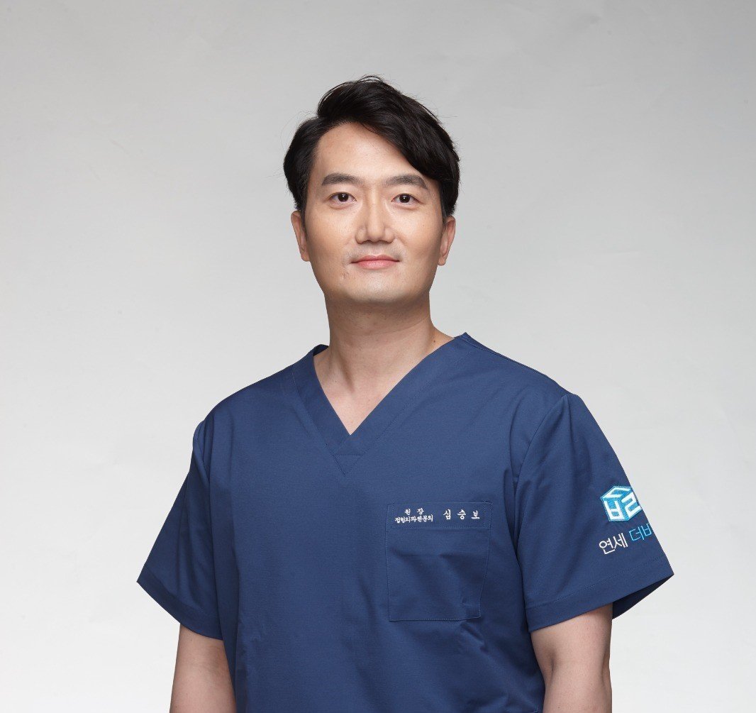 Dr. Seung Bo Shim in clinical practice